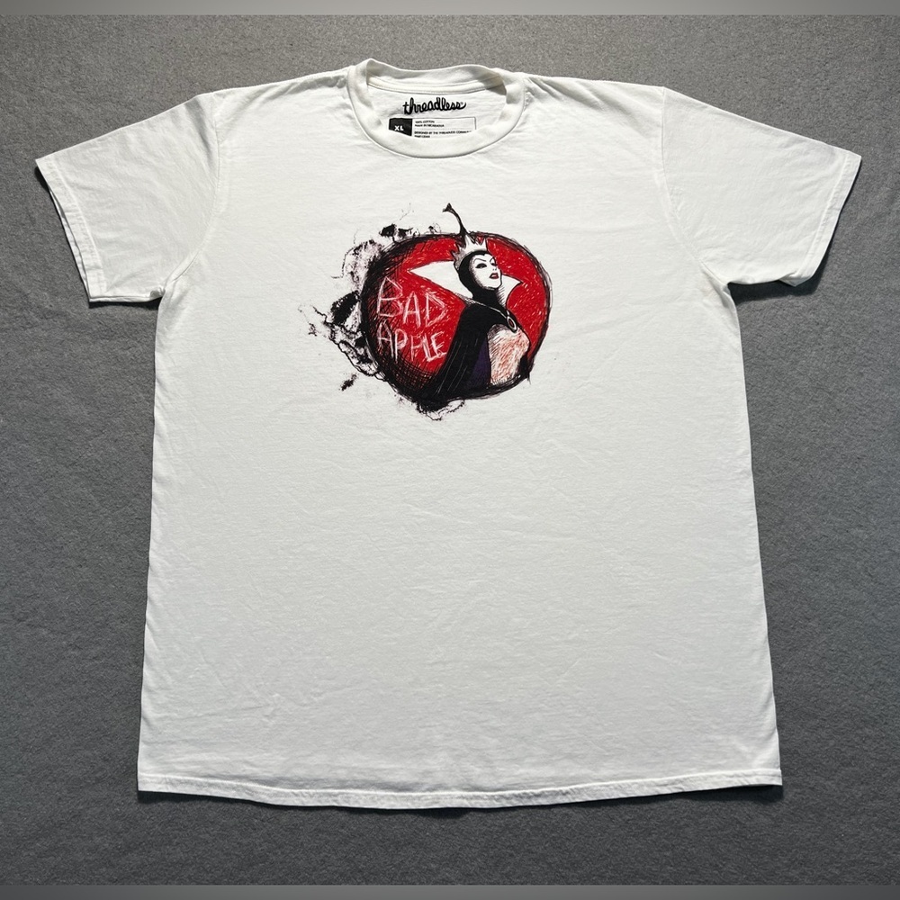 Disney Evil Queen Bad Apple Shirt XL White Threadless Graphic Tee